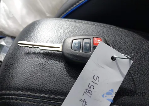 2017 Toyota Corolla Se z USA, uszkodzony, nr VIN 5YFBURHE5HP609460